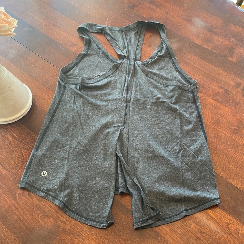 Lululemon Gray Tank with open slit in back size 4